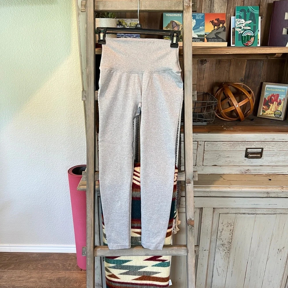 Balance Athletica ribbed legging size small